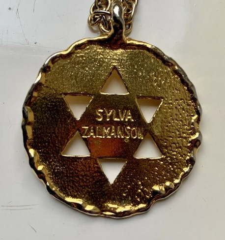 Fig. 2 Medallions with a diameter of 3.5 cm. Fig. 2 Medallions with a diameter of 3.5 cm.